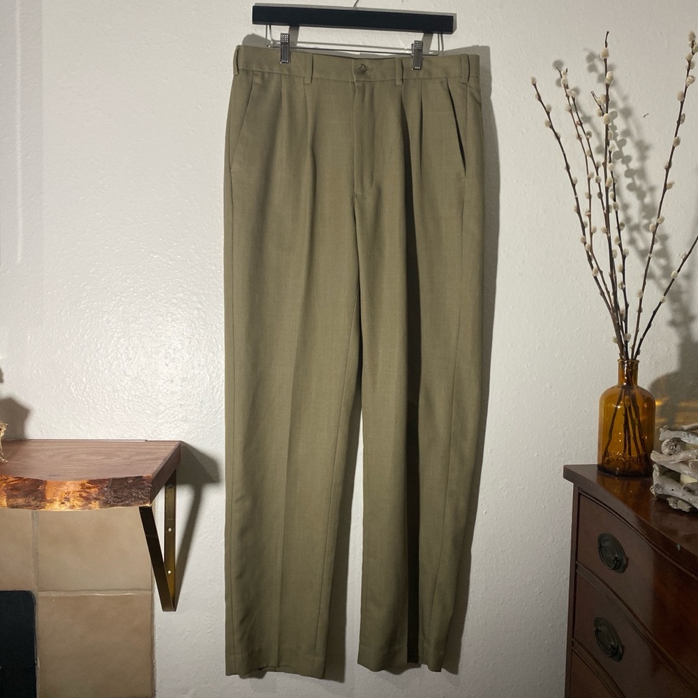 Dress Pants with Wide-Leg Silhouette